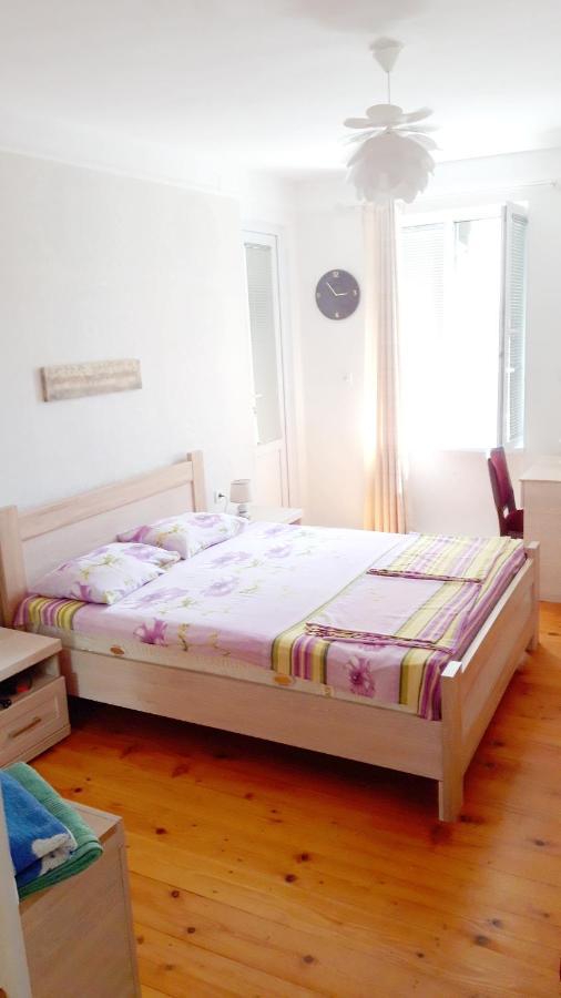 Pospolita Guest House クタイシ エクステリア 写真