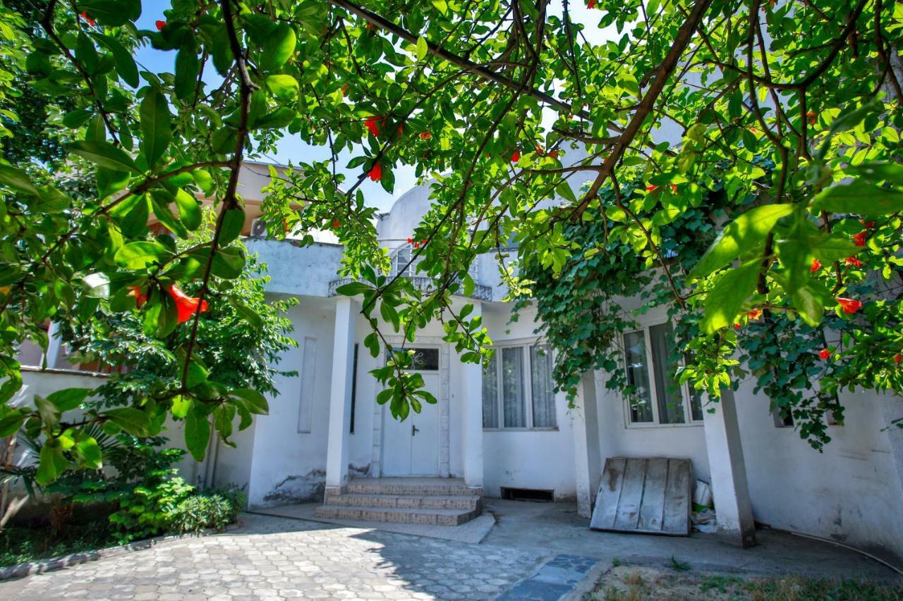 Pospolita Guest House クタイシ エクステリア 写真