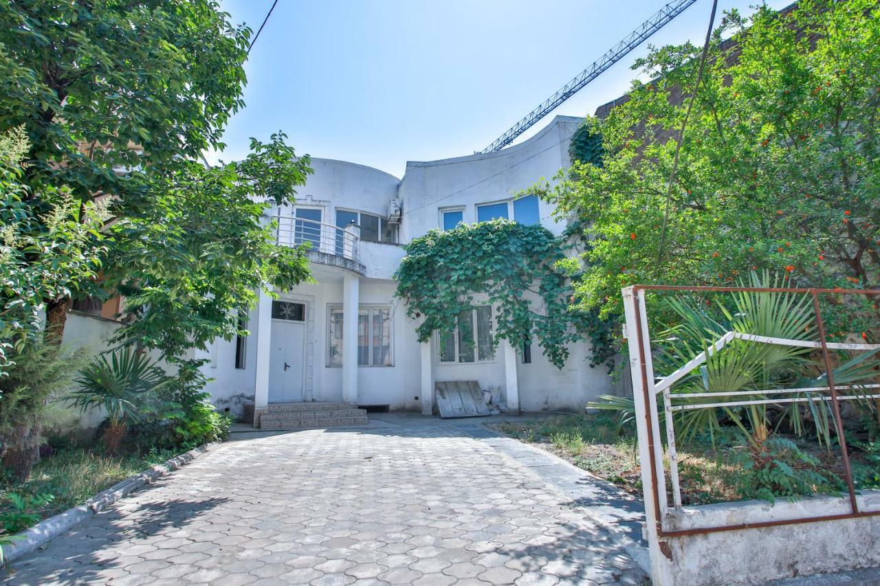 Pospolita Guest House クタイシ エクステリア 写真